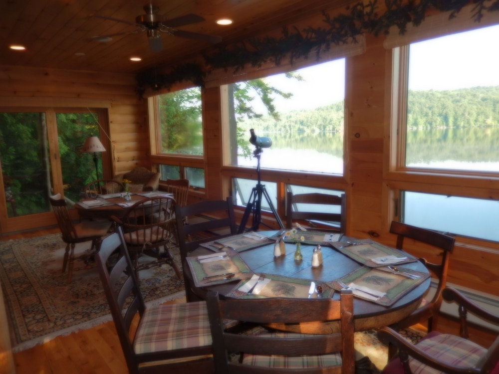 Kiwassa Lake Bed & Breakfast and Cabins 29/50
