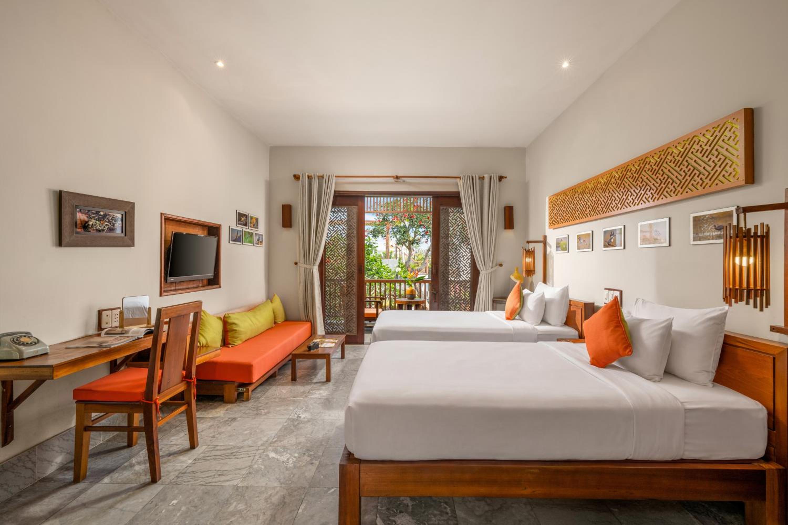 ROOM, TWIN BEDS, GARDEN VIEW