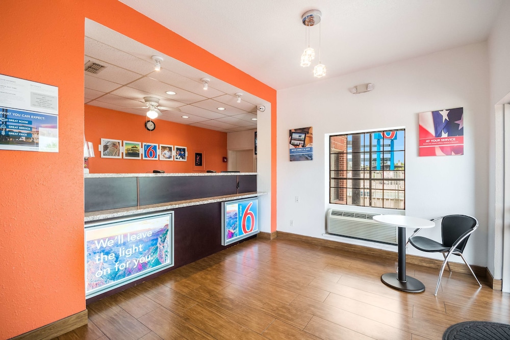 Motel6 Houston, TX - Brookhollow photo3