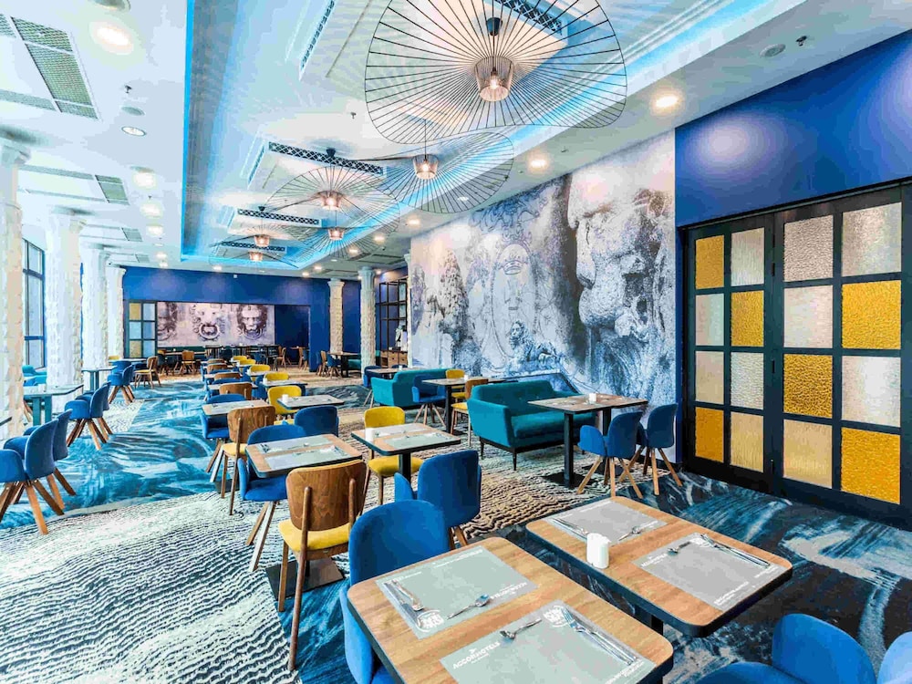 restaurant cafeteria