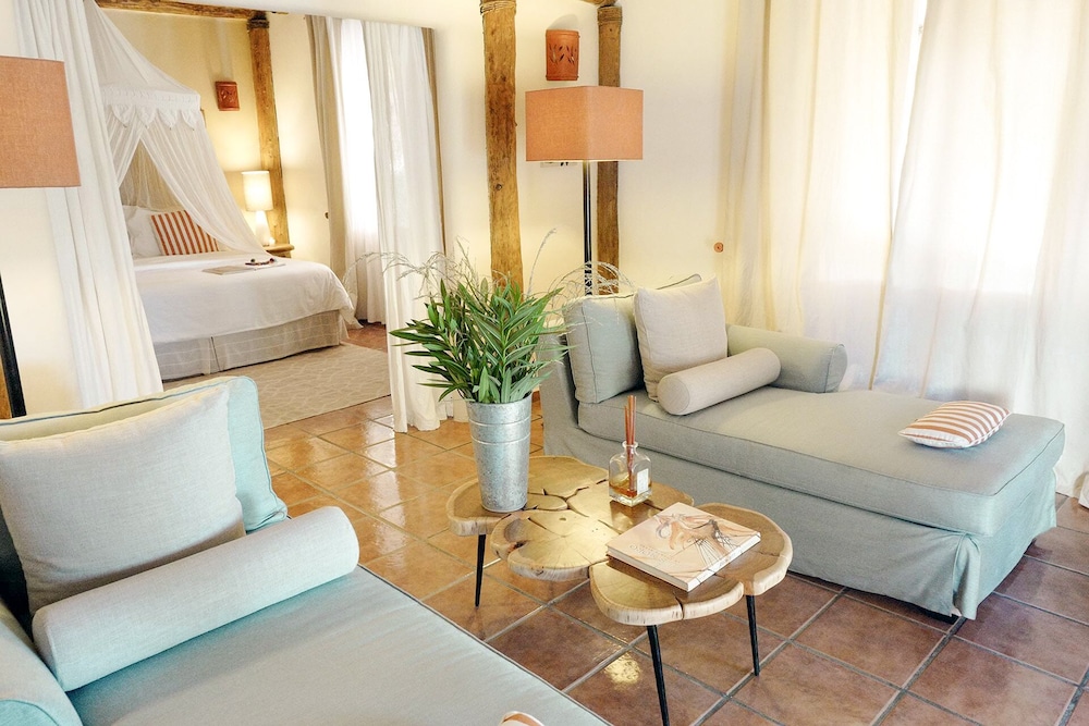 Ser Casasandra Boutique Hotel 52/78