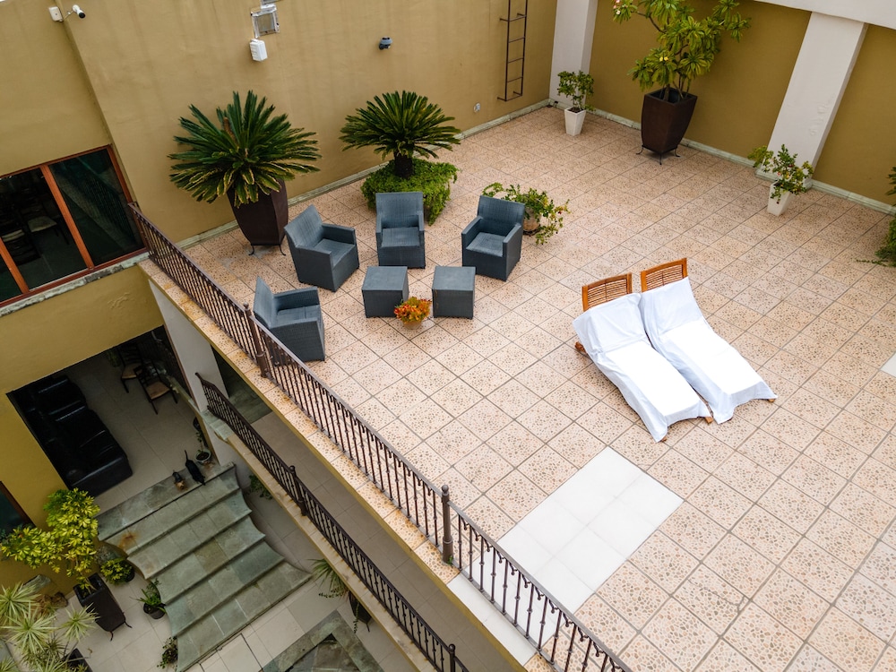 Casa de Las Flores Hotel 27/31