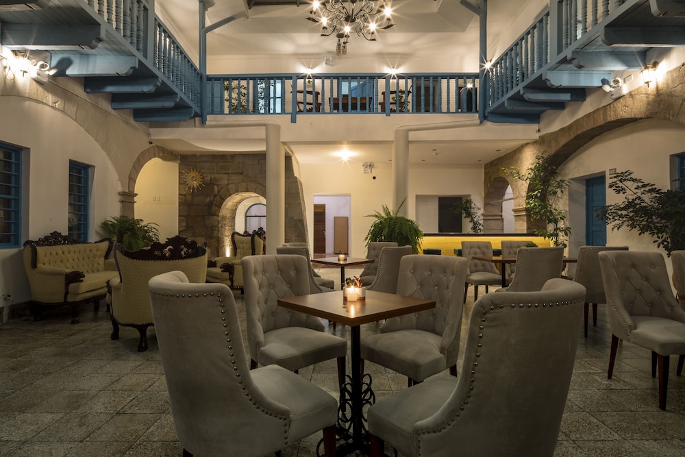 Hotel Rojas 58/68
