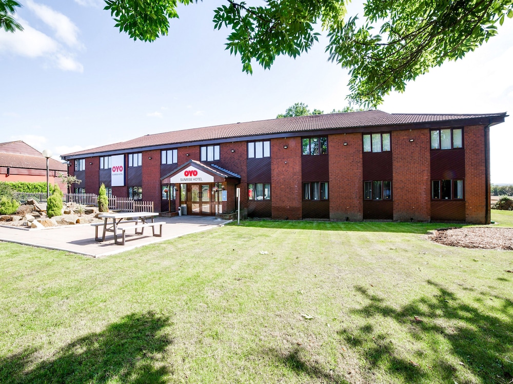 OYO Sunrise Hotel, A46 N Leicester 17/19