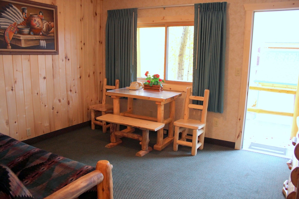 Spirit Lake Lodge and Snowmobile Rentals 42/63