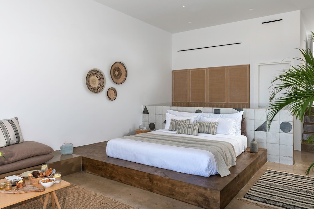 Executive, Suite, King Bed, Private Infinity Pool