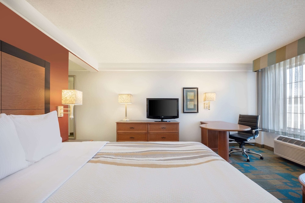 La Quinta Inn Suites Ocala 28/72