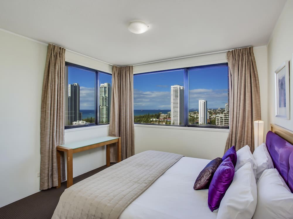 غرفة بسرير كوين وسريرين منفصلين بغرفتي نوم، Mantra Broadbeach on the Park 2/7