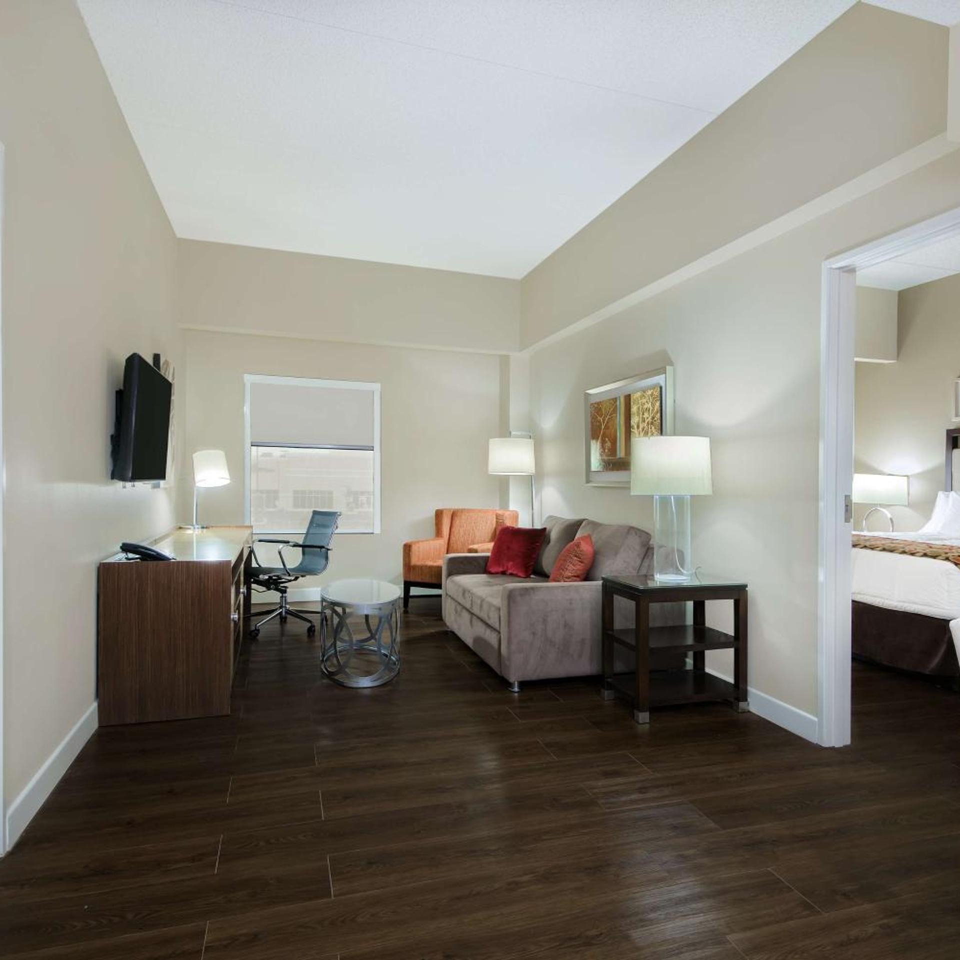 جناح بسرير كينج بغرفتي نوم، Hawthorn Suites By Wyndham Mcallen 5/7