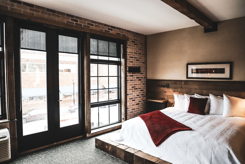 Hotel Crosby 5/62