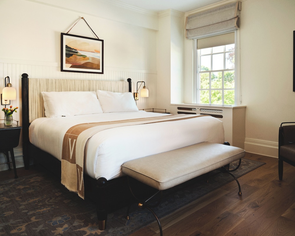 1 Bedroom, Suite, King Bed, Sofa