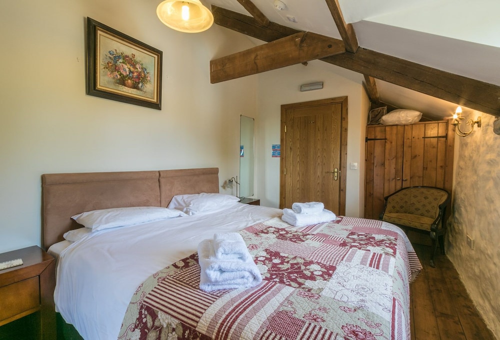 The Barn B and B 10/49