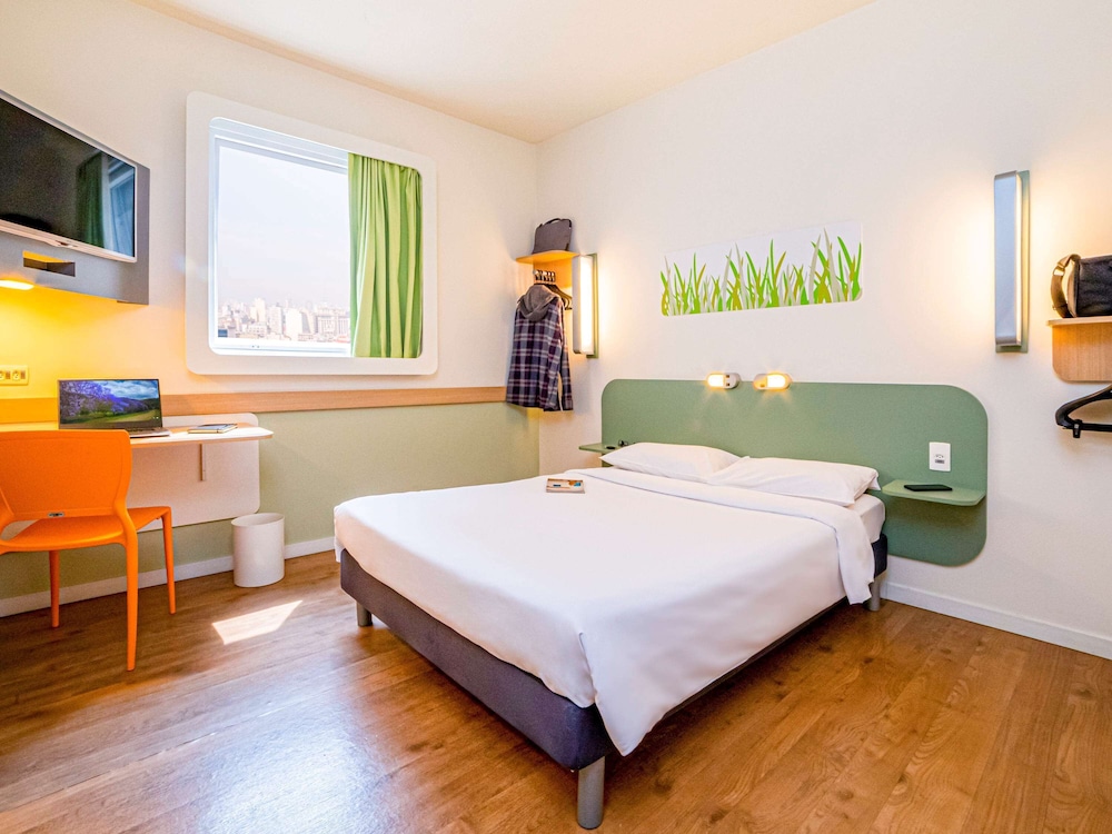 STANDARD, DOUBLE BED, ACCESSIBLE
