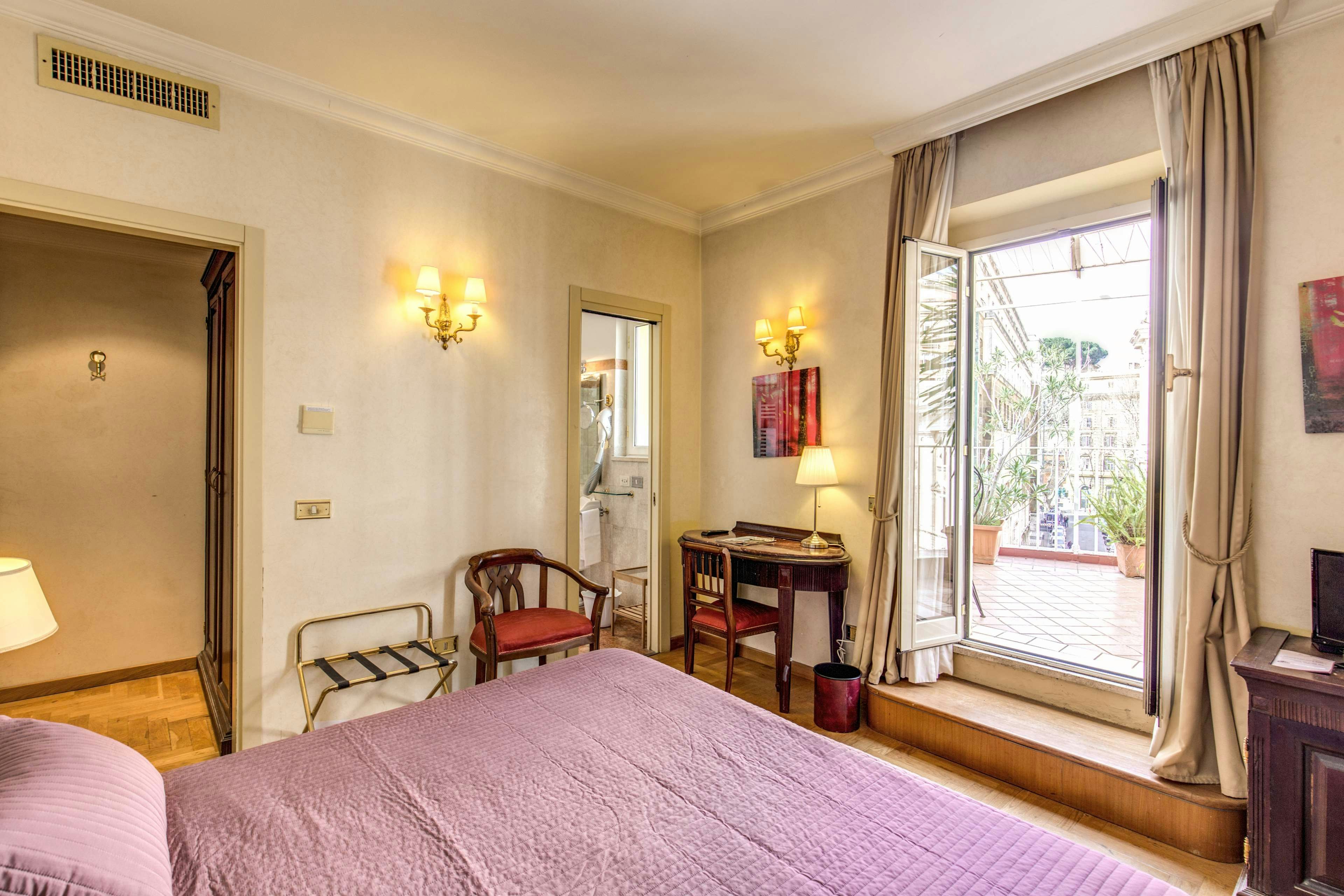 Hotel Cinquantatre 2/29