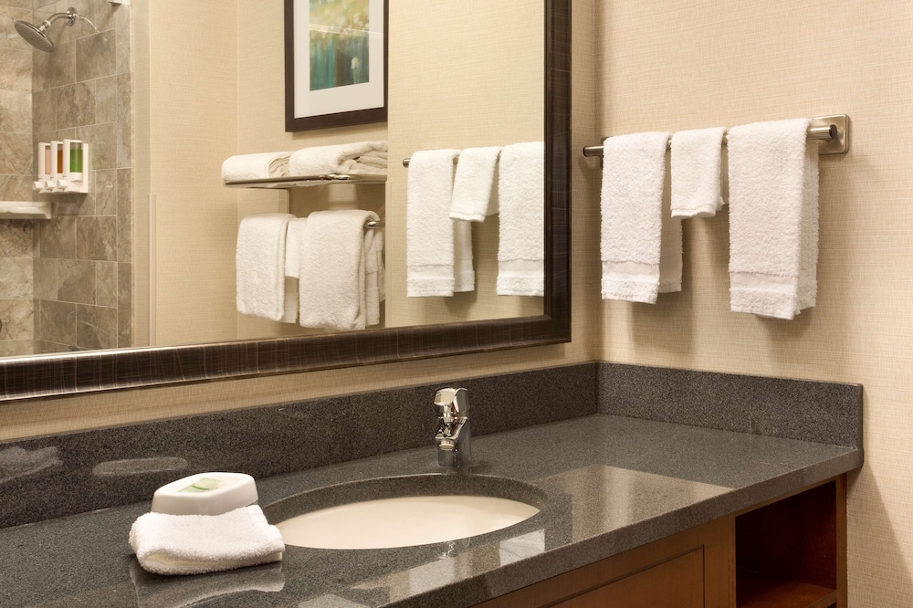 Drury Inn & Suites St Louis Brentwood 47/50