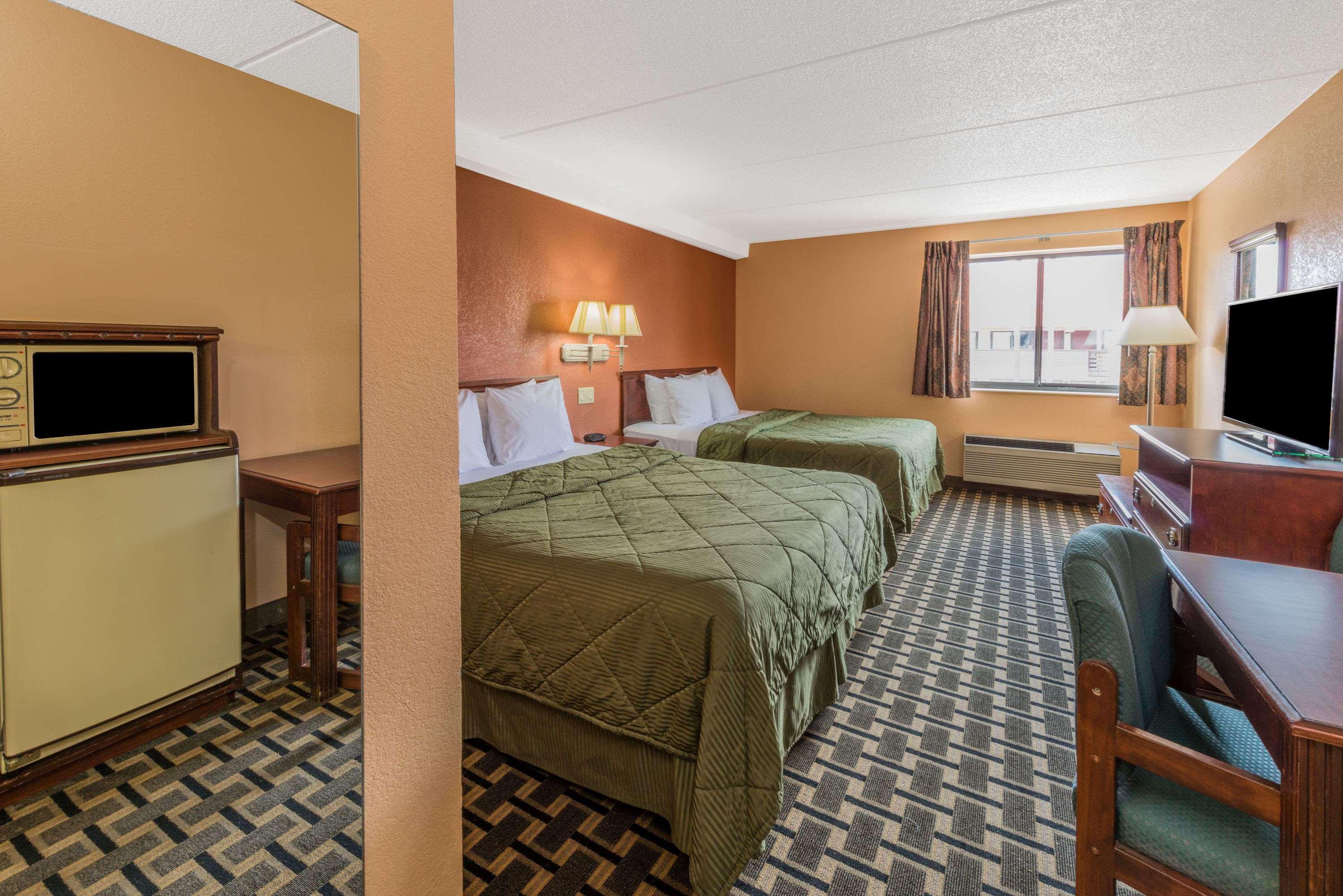 Quality Inn & Suites Louisville East detail