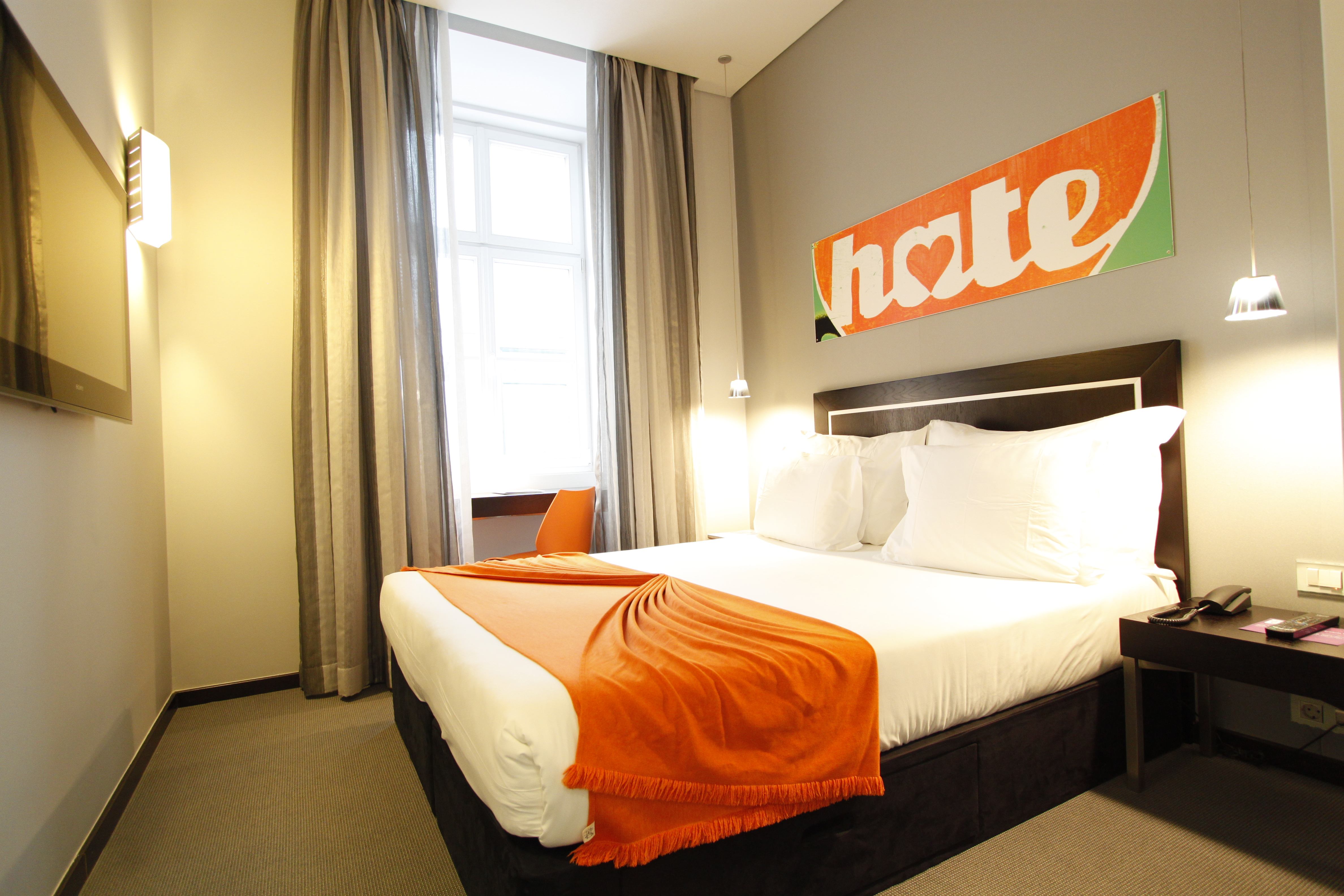 Room, Double or Twin Bed, City View