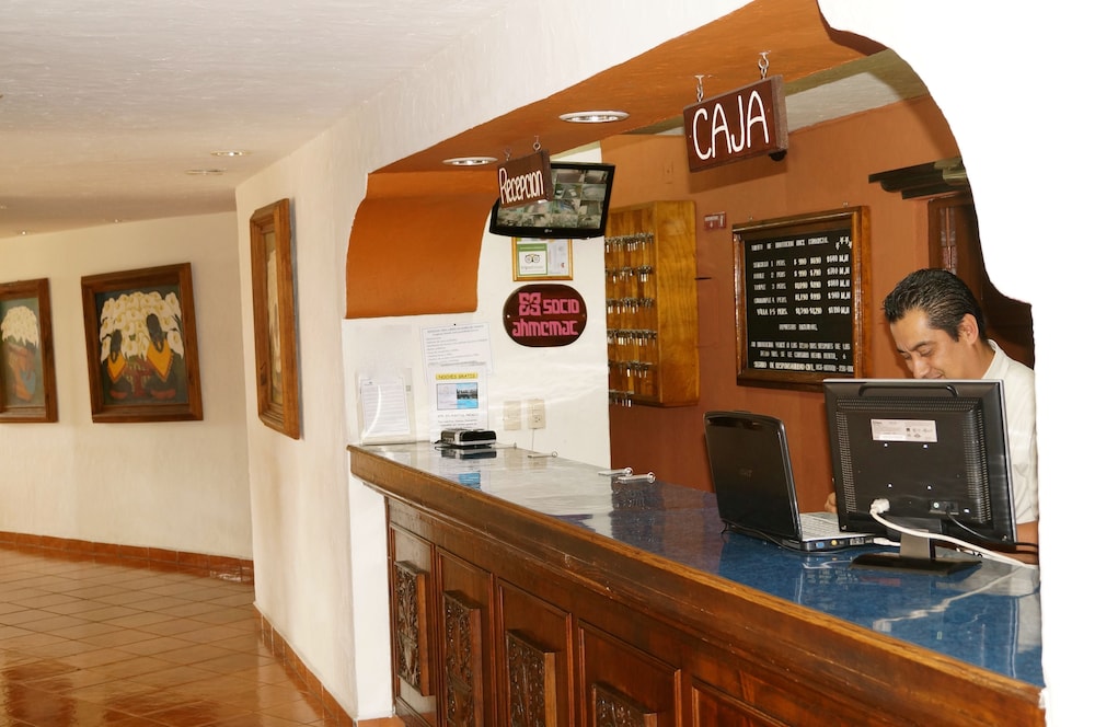 Villa del Sol and Suites 15/62