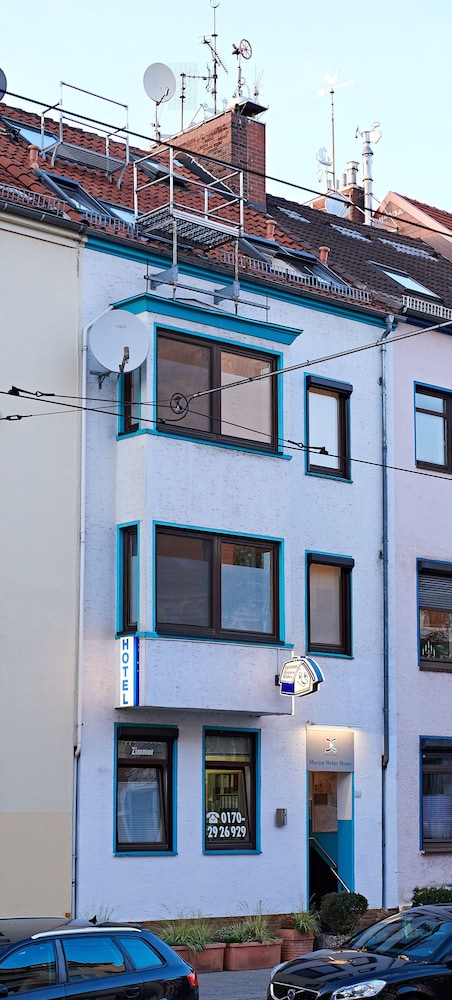 Marion Weber House 2/50