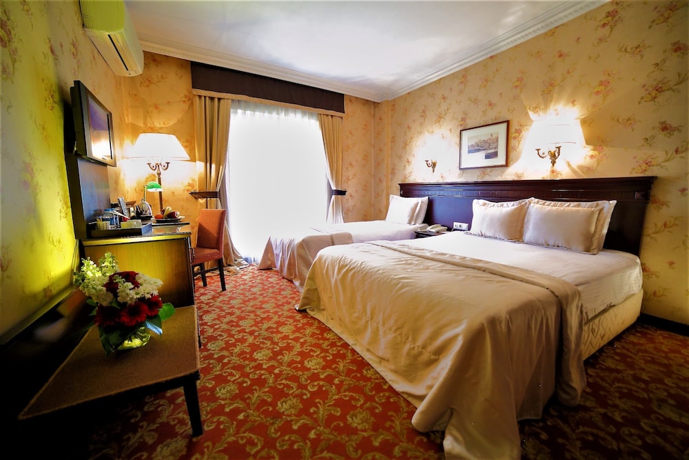 Pera Rose Hotel 26/78