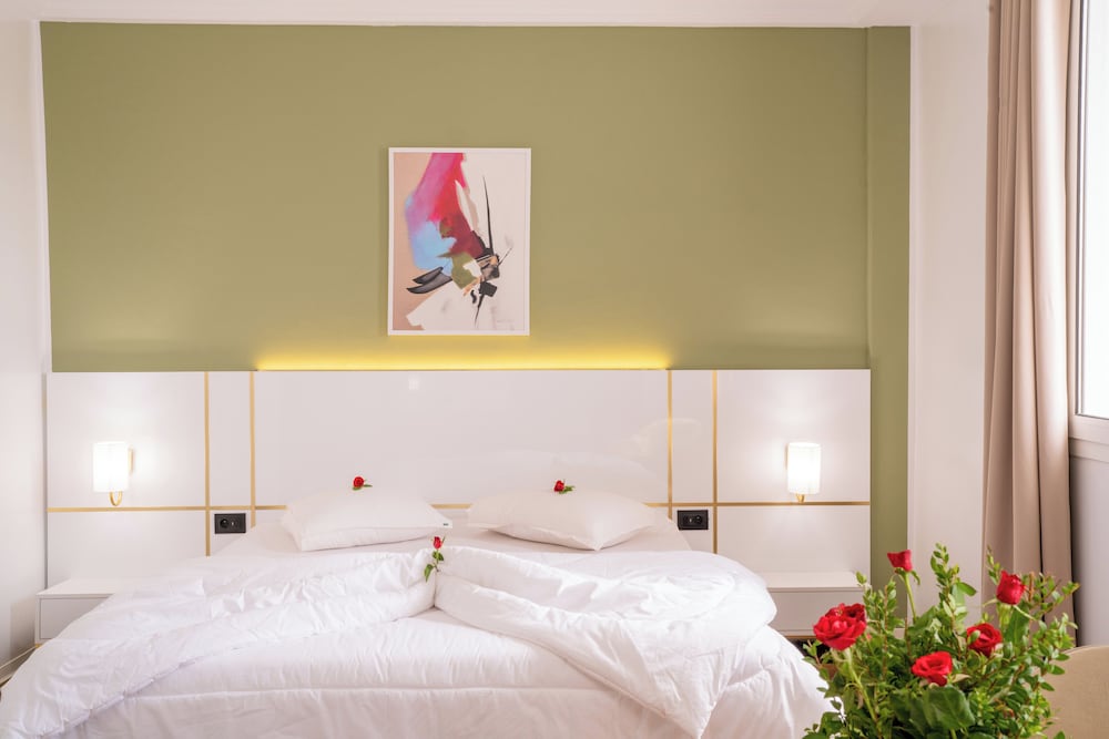 Deluxe, Double Bed