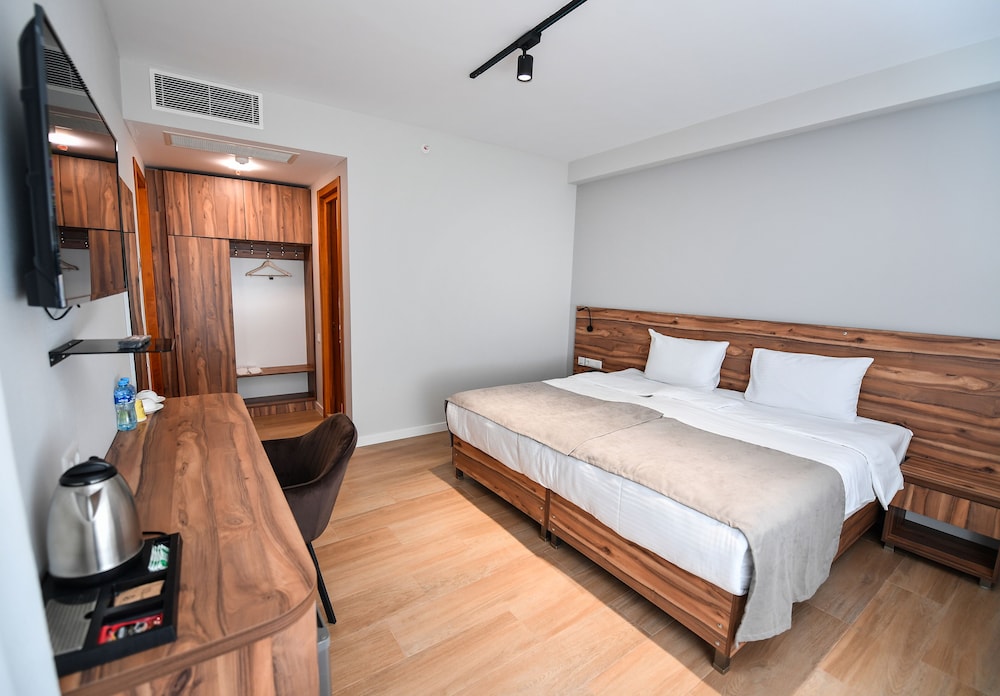 ECONOMY, TWIN BEDS