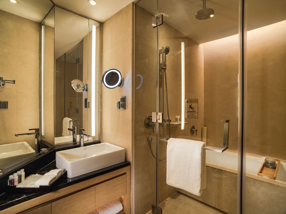 FRASER SUITES GUANGZHOU 12/84