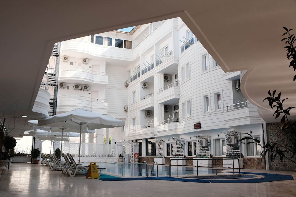 Club Efes Otel 2/49