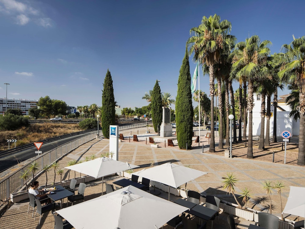 Ibis Budget Sevilla Aeropuerto 32/35