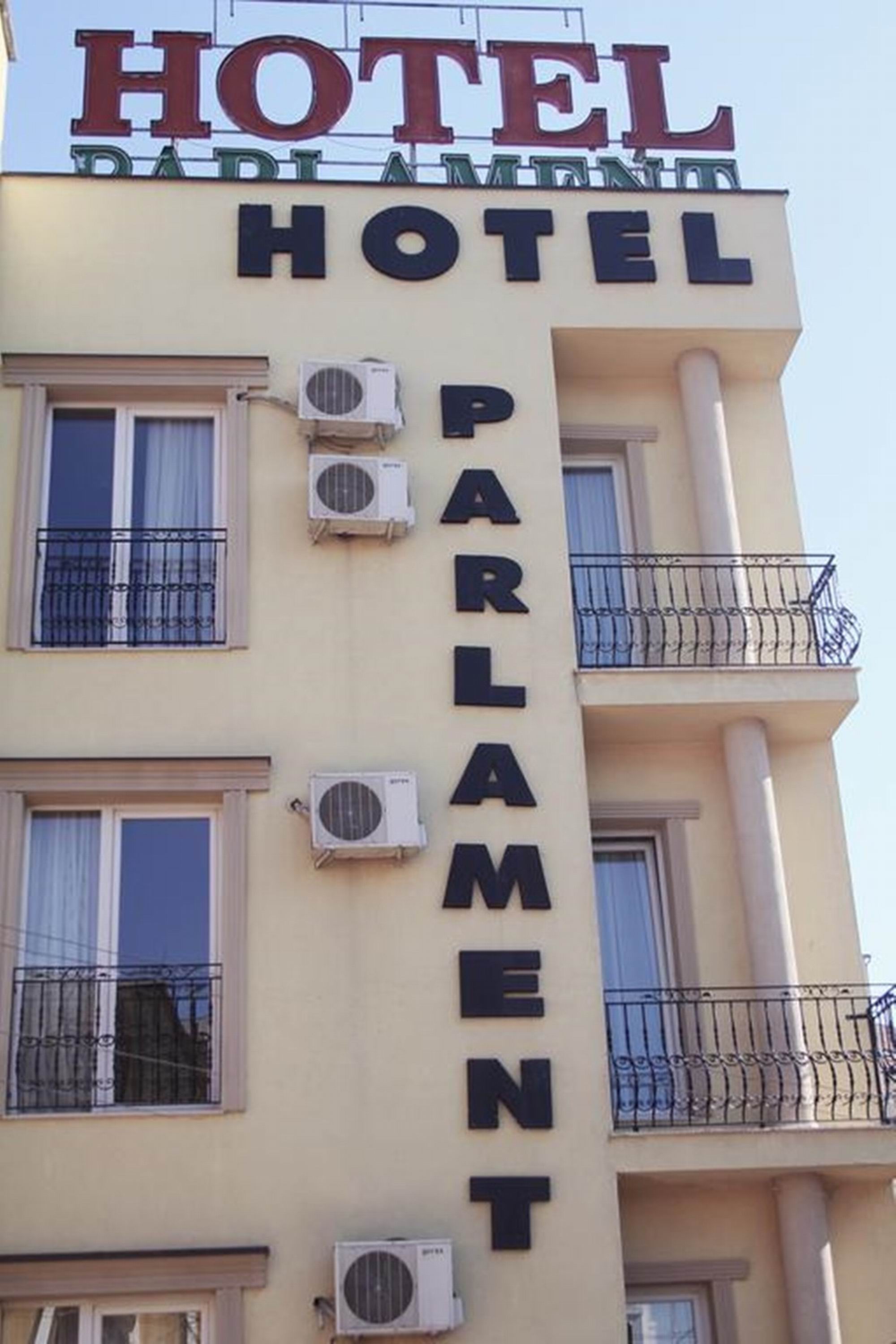 Parlament Hotel in PRISTINA