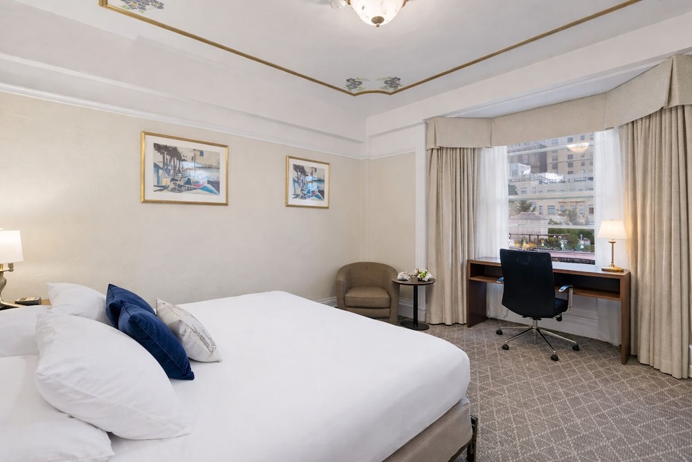 Premier, King Bed