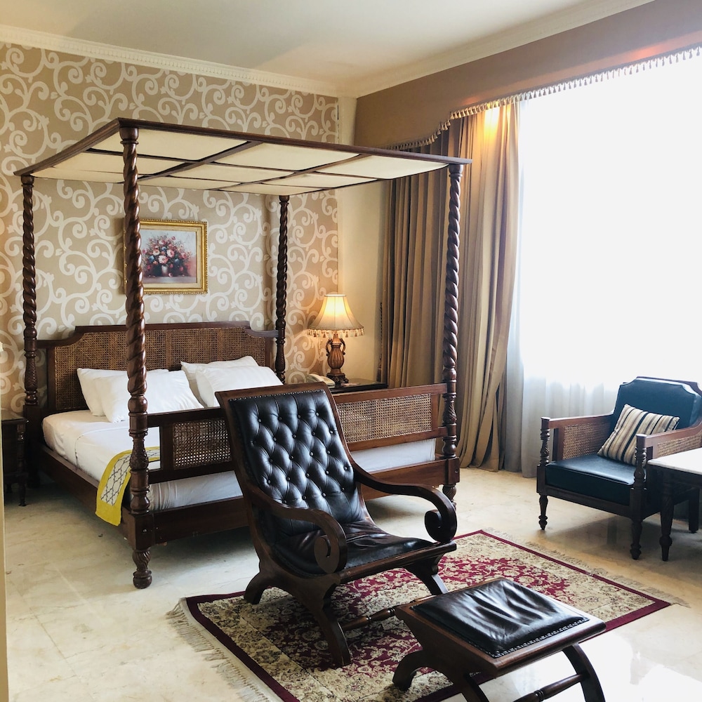 Hotel Indah Palace Solo 25/50
