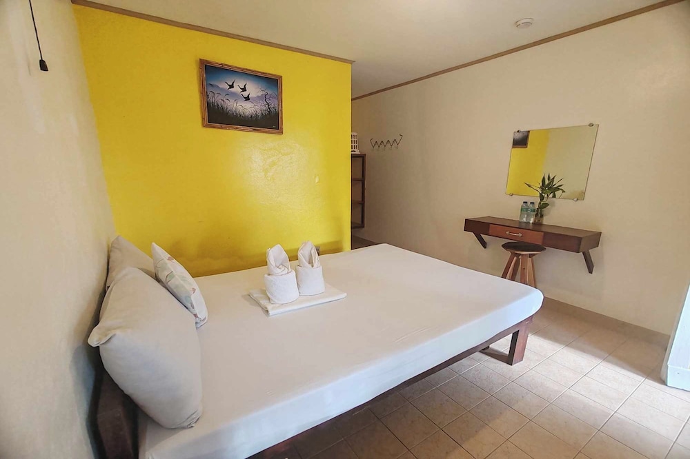 Summer Homes Beach Front Resort and Cottages Port Barton 21/50
