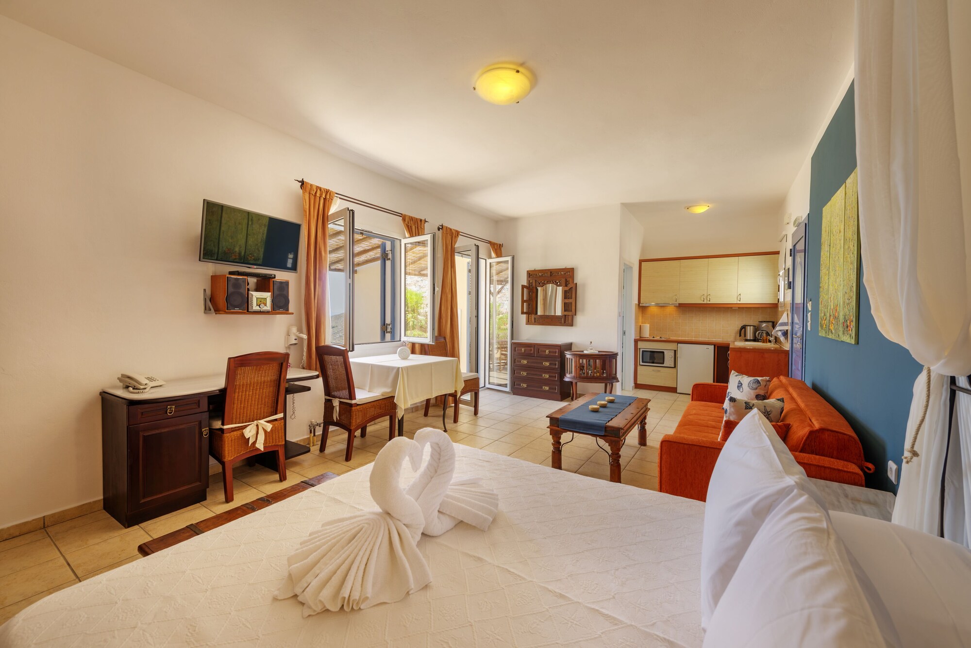 CLASSIC, SUITE, SEA VIEW