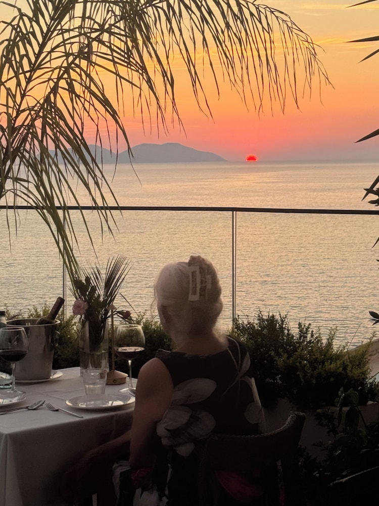 Valza Boutique Hotel 52/64