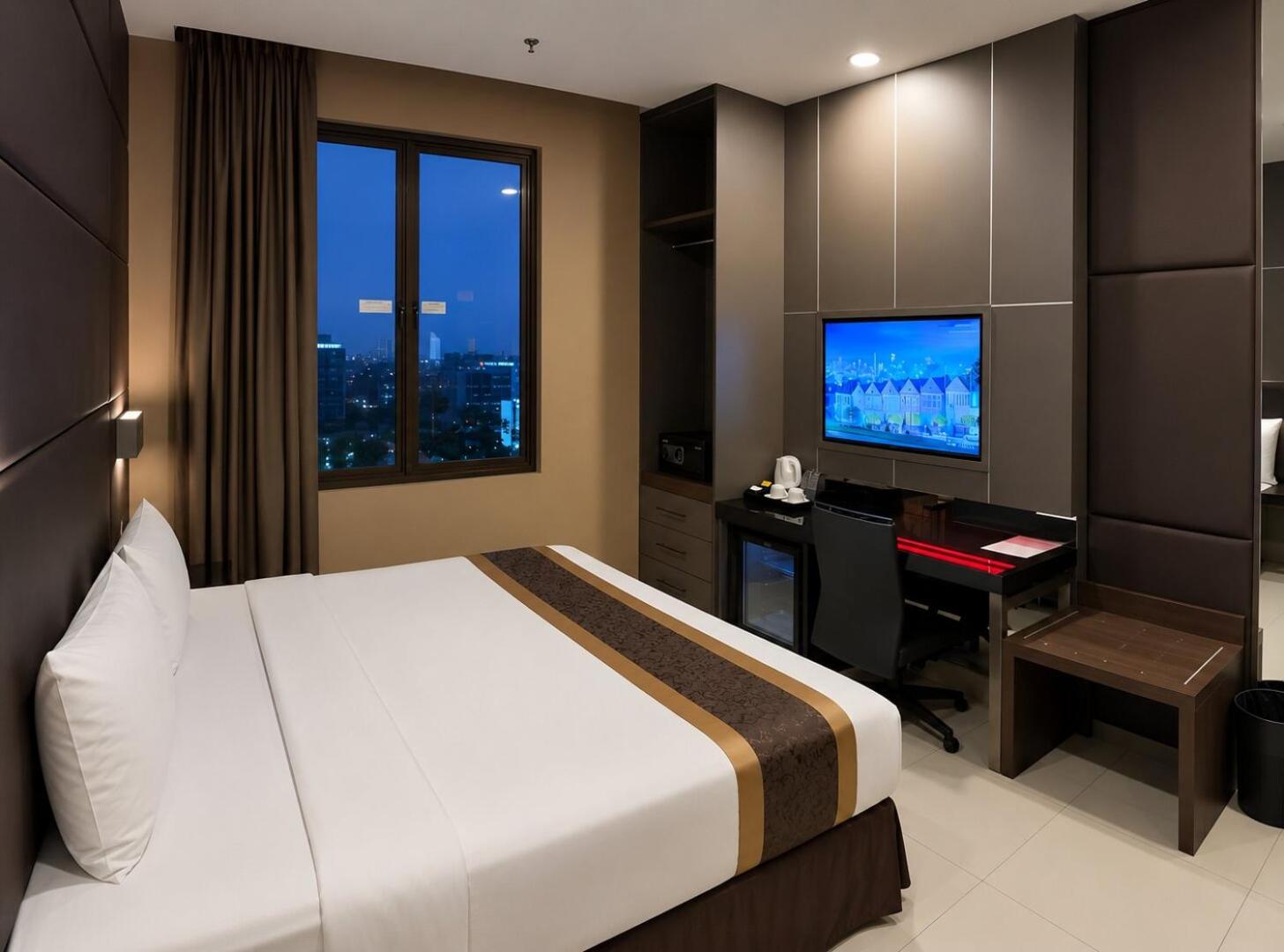 B FASHION HOTEL 11/46