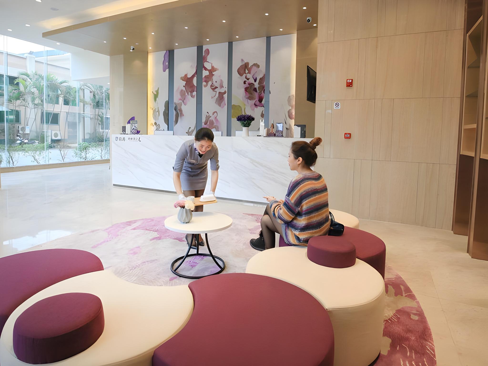 Lavande Hotel (Foshan South Railway Station Bijiang Light Rail Station) 16/43