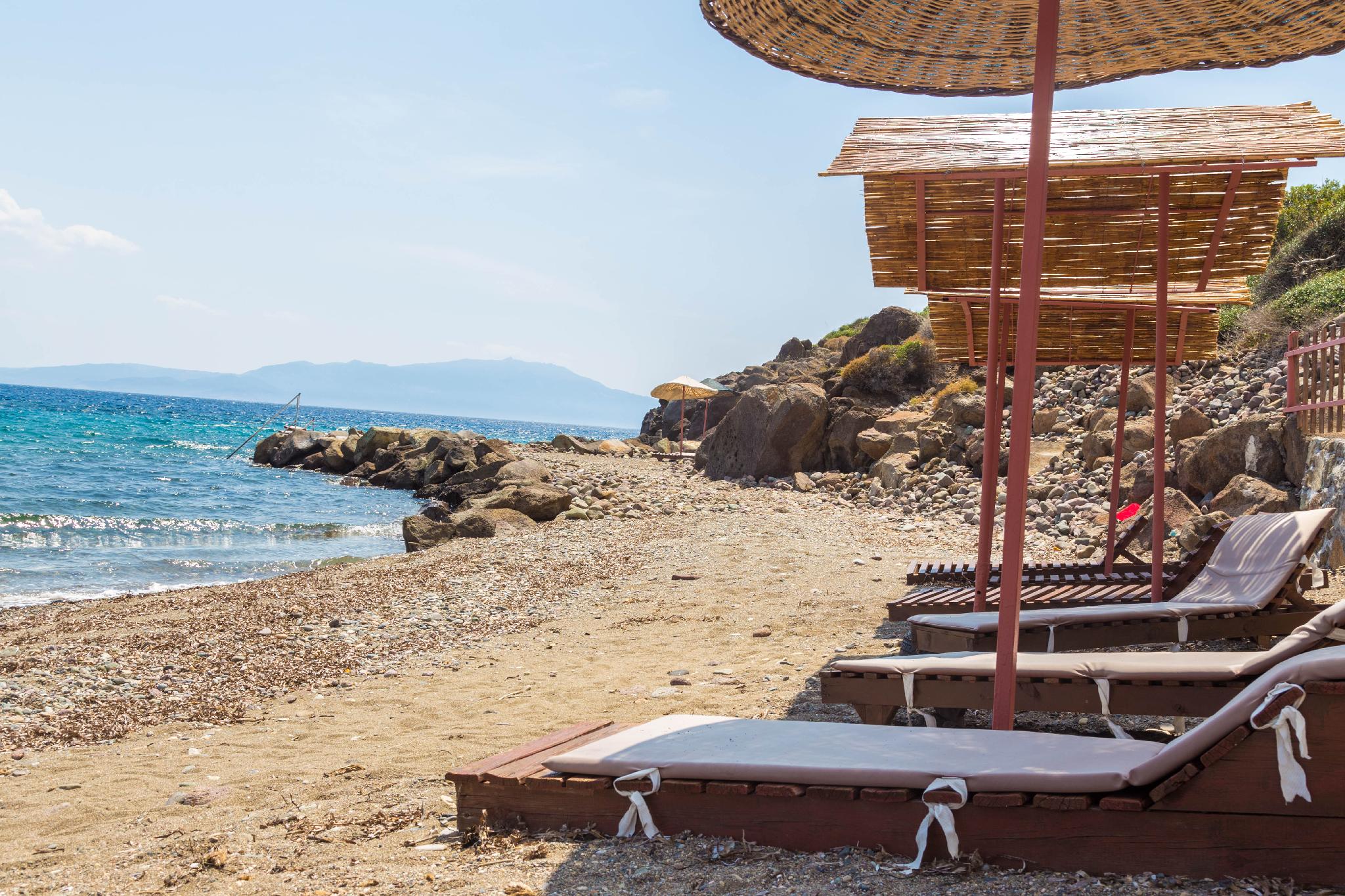 Assos Terrace Hotel 29/37
