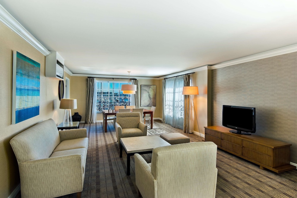 DOUBLETREE BY HILTON SAN PEDRO - PORT OF LOS ANGELES 30/65