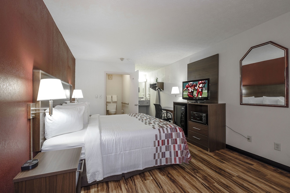 Red Roof Inn Edgewood 5/23