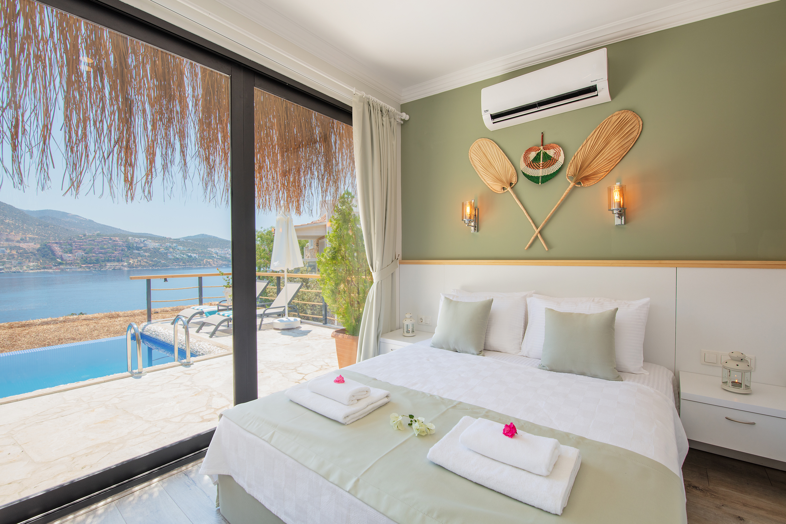 Pool, Deluxe, Suite
