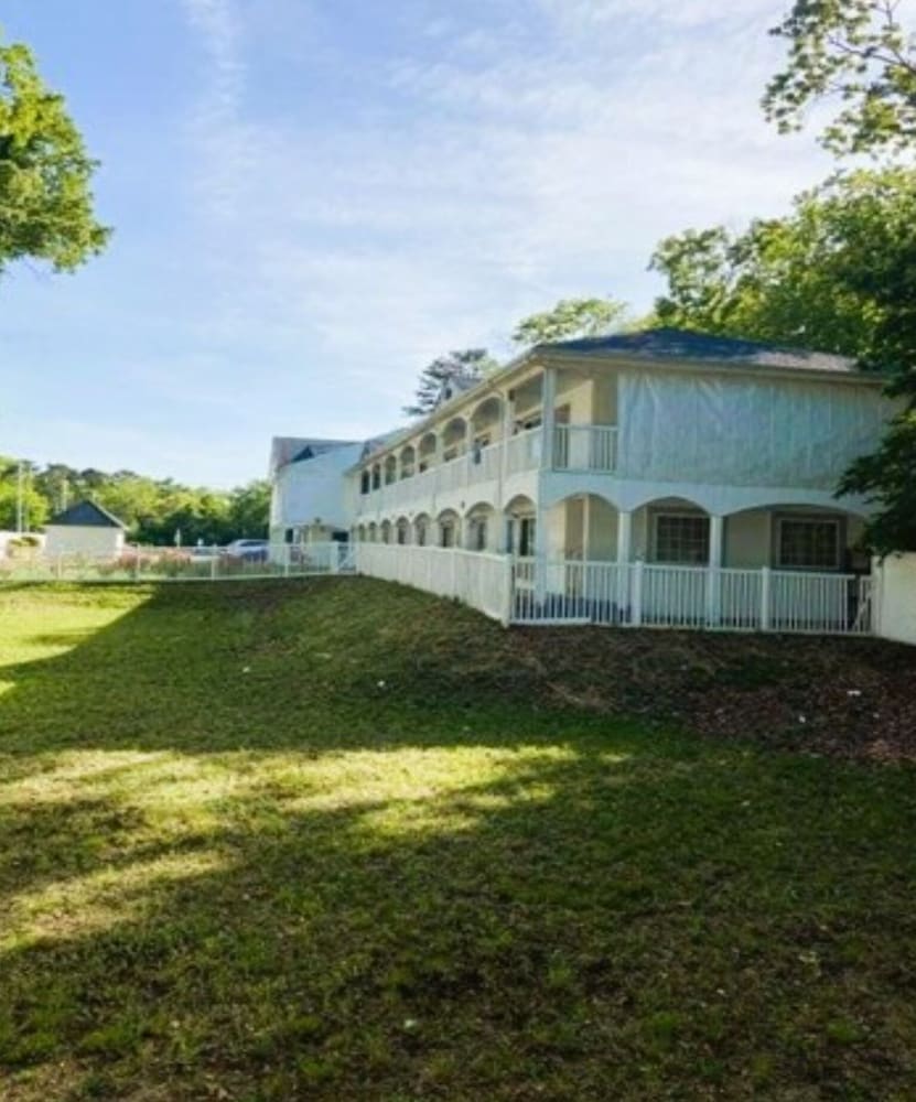 Studio Inn Suites 2/35