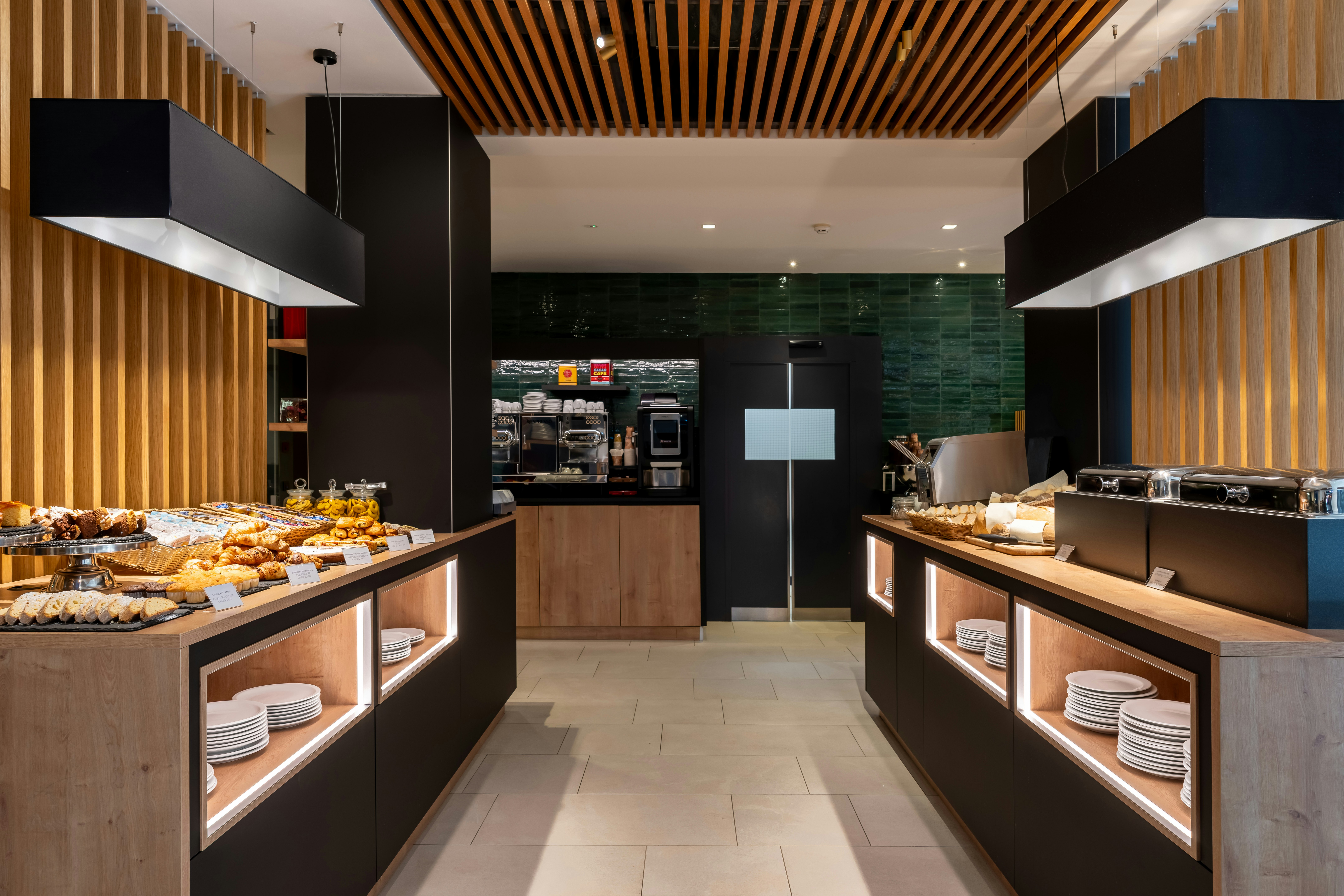 ELITE HOTEL RESIDENCE 56/69