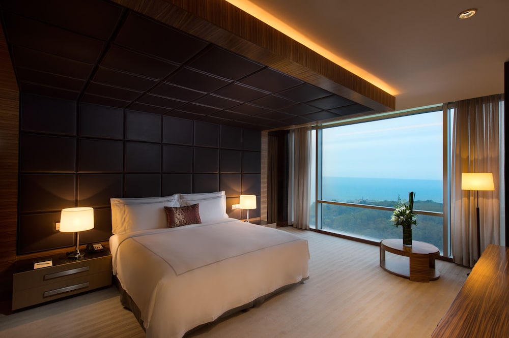 INTERCONTINENTAL QINGDAO 20/79