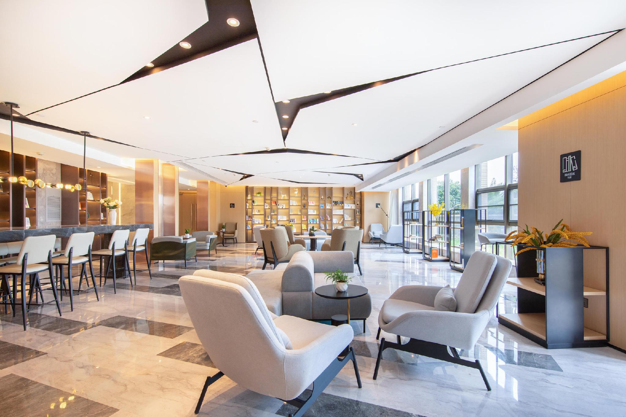 Atour Hotel (Kunming Daguan Park) 23/34