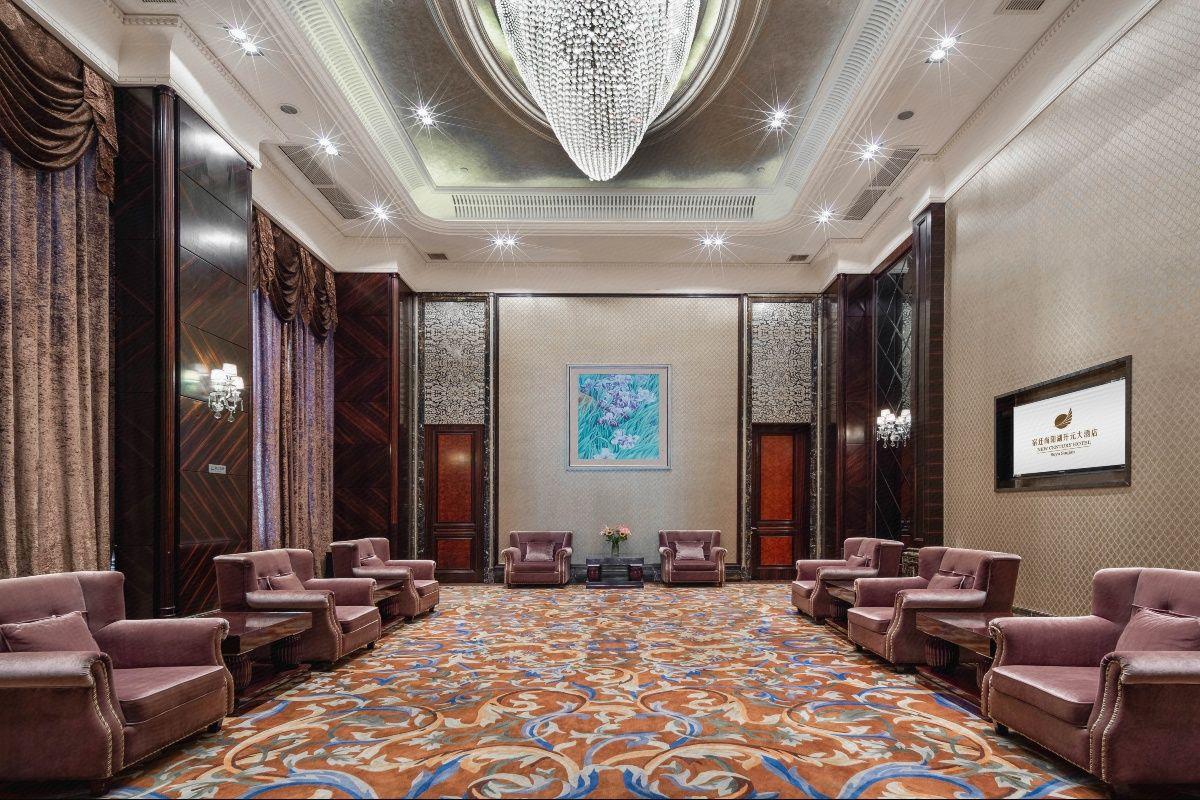 Shangyang Lake New Century Hotel 20/30