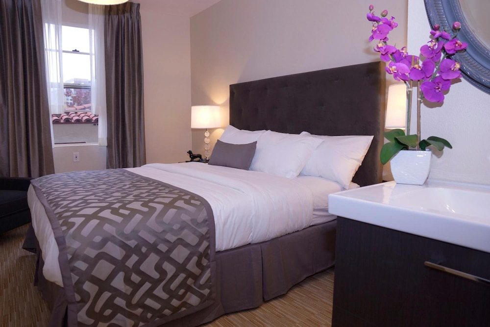 Urban Boutique Hotel 36/82