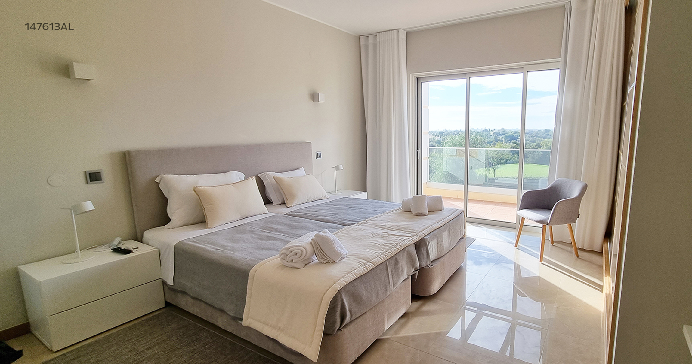 5 Bedrooms, Villa