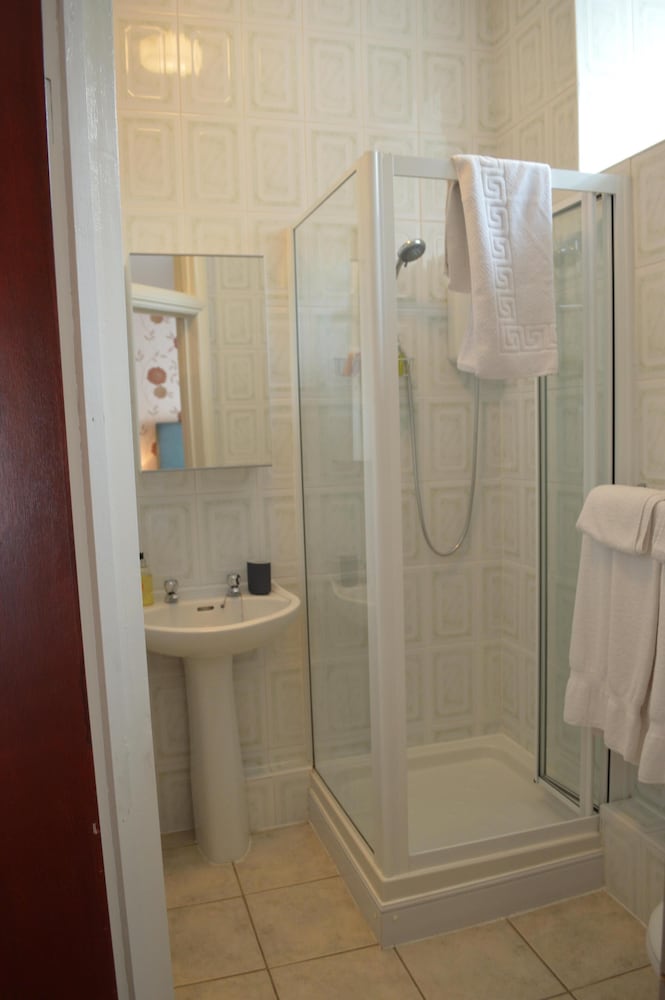 Westbank Hotel - Guest House 47/50
