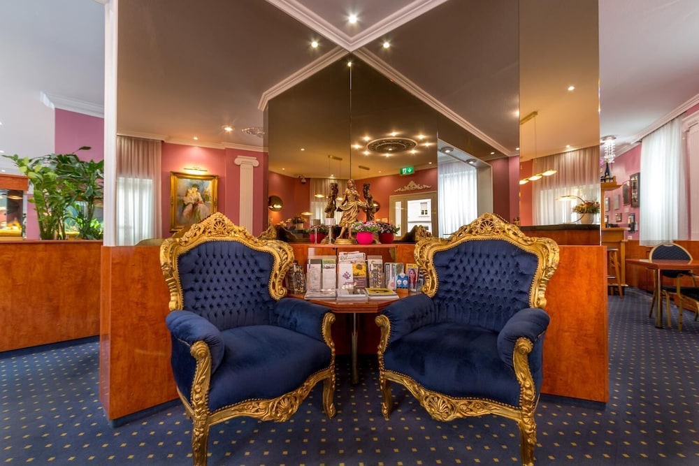 Hotel Atlanta Budget 30/50